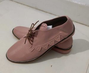 NEW ODETTE WOMEN PINK SLIP ON