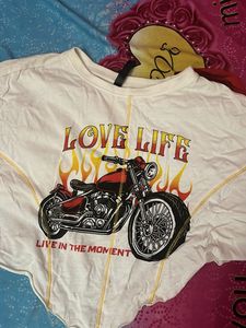 Graphic Print Tee - Live the Moment!