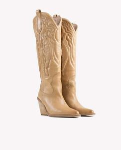 Tan Leather Western Cowboy Boots