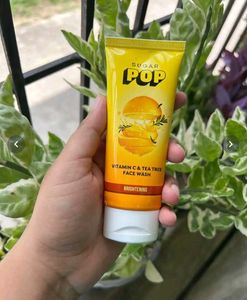 SUGAR POP Vitamin C & Tea Tree Facewash | Brighten
