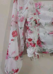 Floral rose 🌹  crop top