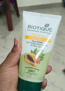 Papaya Deep Cleanse Visibly Glowing Skin Face Wash