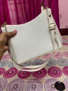 Chic White Croc Embossed Shoulder Bag