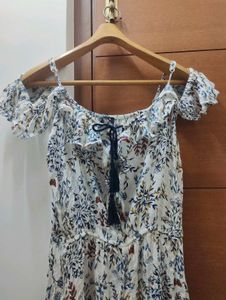 Floral Off-Shoulder Dress🤍