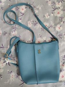 Baggit Blue Crossbody Bag
