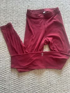 Alo Ribbed Maroon Leggings
