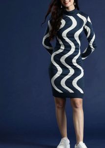 Abstract Printed Acrylic Sweater Dr