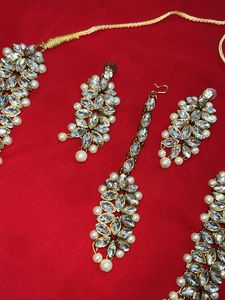 combo Exquisite Pearl &amp; Kundan Jewellery Set