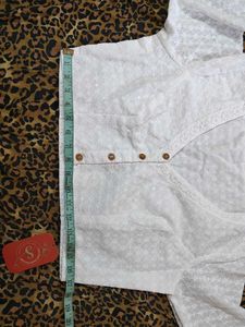 Free delivery - Elegant White Embroidered Blouse