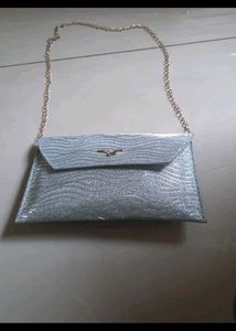 Sparkly sling bag with Chain