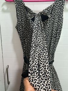 Chic Black &amp; White Print Dress with Belt