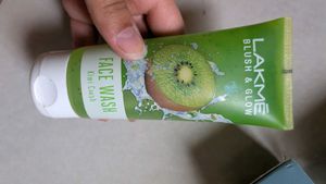 Lakme Blush & Glow Kiwi Face Wash