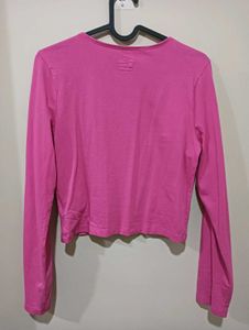 Chic Pink Long-Sleeve Cropped Top