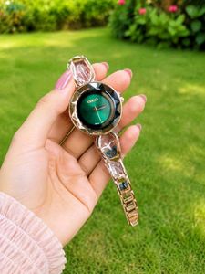Gucci ladies watch PREMIUM QUALITY AT SALE