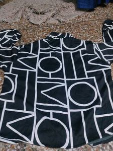 Graphic Print Black Tunic Top