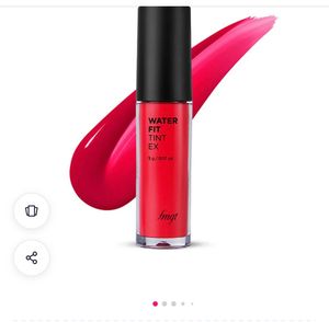 Red Liquid Lipstick sample from nykaa.