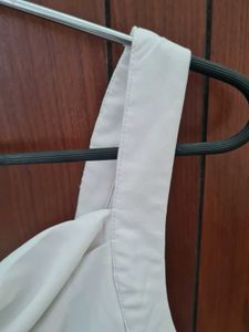 Globus White Sleeveless Top