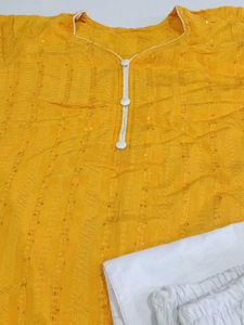 Wedding Season Beautiful Pakistani  Kurta Sets💛🤍