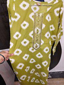 Green Printed Kurta with Embellished Neckline