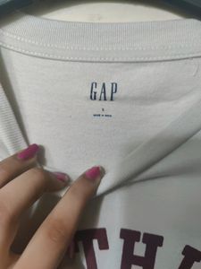 Gap Men's Casual Tshirt. New With Tag.