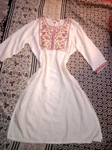 Elegant Embroidered White Kurti