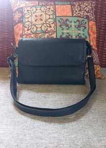 Chic Black Leather Crossbody Bag