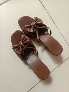 cute chocolate brown bow heels 🤎