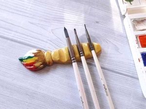 clay brush holder