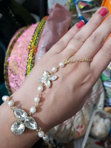 Elegant Bracelet with Rhinestones