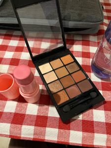 Miss Claire The Blazin Eyeshadow Palette