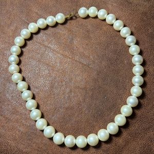 🧜🏻‍♀️Classic Faux Pearl Necklace♥️