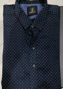 Men's Black Patterned Button-Down