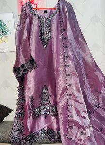 beautiful Pakistani Kurta Set only genuine buyer
