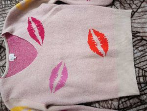 Lip Print V-Neck Sweater