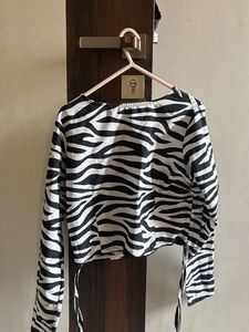 Stylish Zebra Print Crop Top