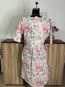 Floral Print V-Neck Kurta