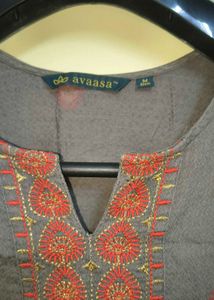 Avaasa Grey Kurta with Red Print