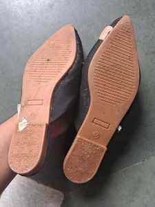 Elegant Black Flats with Crystal Embellishment