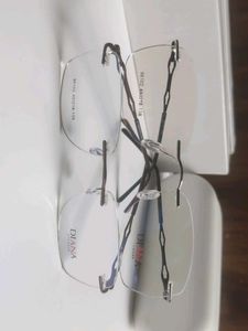DIANA Eyewear Rimless Glasses