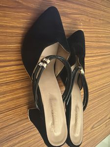 Elegant Black Suede Mules