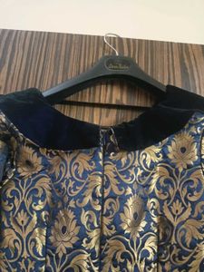 Elegant Brocade Velvet Tail Gown💙