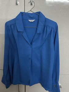 Elegant Blue Long-Sleeve Blouse