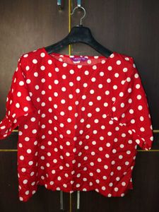 Chic Red Polka Dot 3/4 Sleeve Top