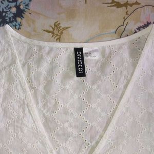 H&amp;M White Embroidered Eyelet V-Neck Top