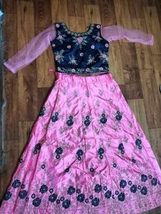 Stunning 💗Pink Embroidered Lehenga Choli