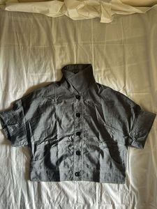 Stylish Grey Button-Up Crop Top