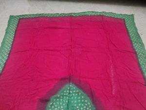 Vibrant Pink & Green Bandhani odhna