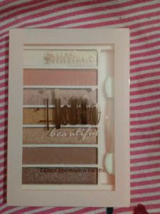 Shryoan Cosmetics 7 Color Eyeshadow Palette