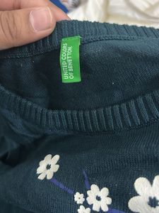 Benetton top with cutout