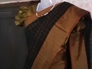 NewHandwoven SilkPlaidFabricSaree-Black&amp;Mustard-E